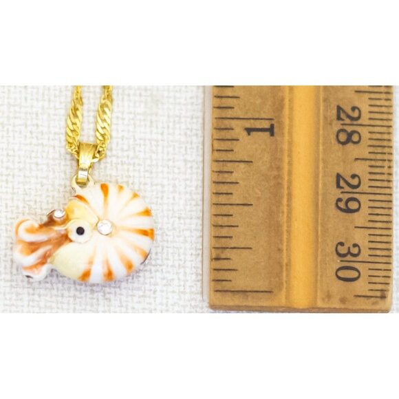 20 inch, Vintage Shell-shaped Pendant Gold Tone Necklace - P1 - Picture 3 of 3